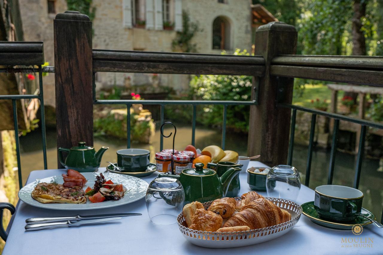 Moulin Du Val De Seugne Hotel Mosnac  Buitenkant foto